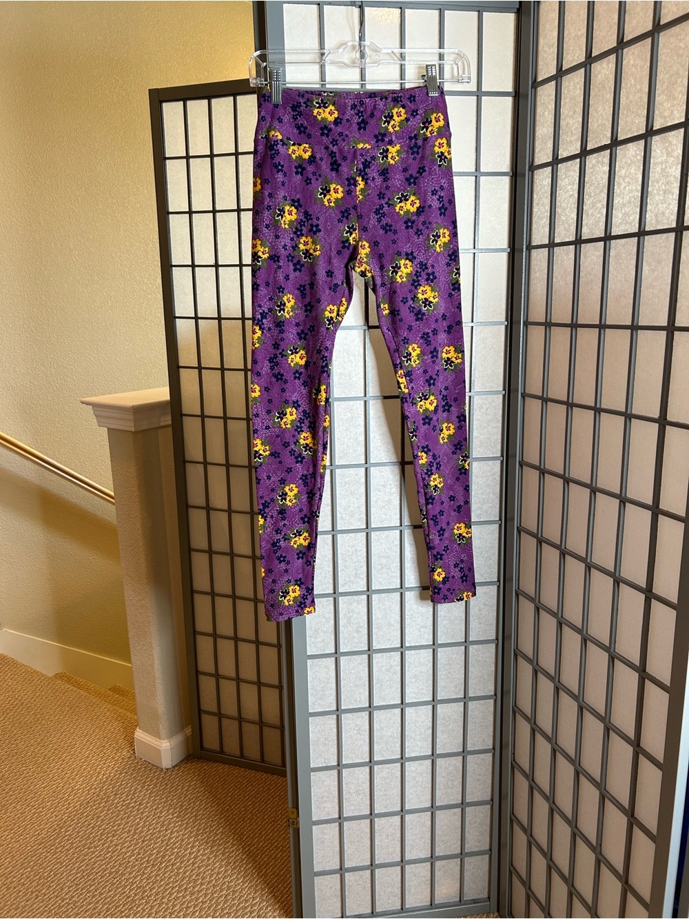 NWOT LuLaRoe Women’s Purple Floral Leggings
